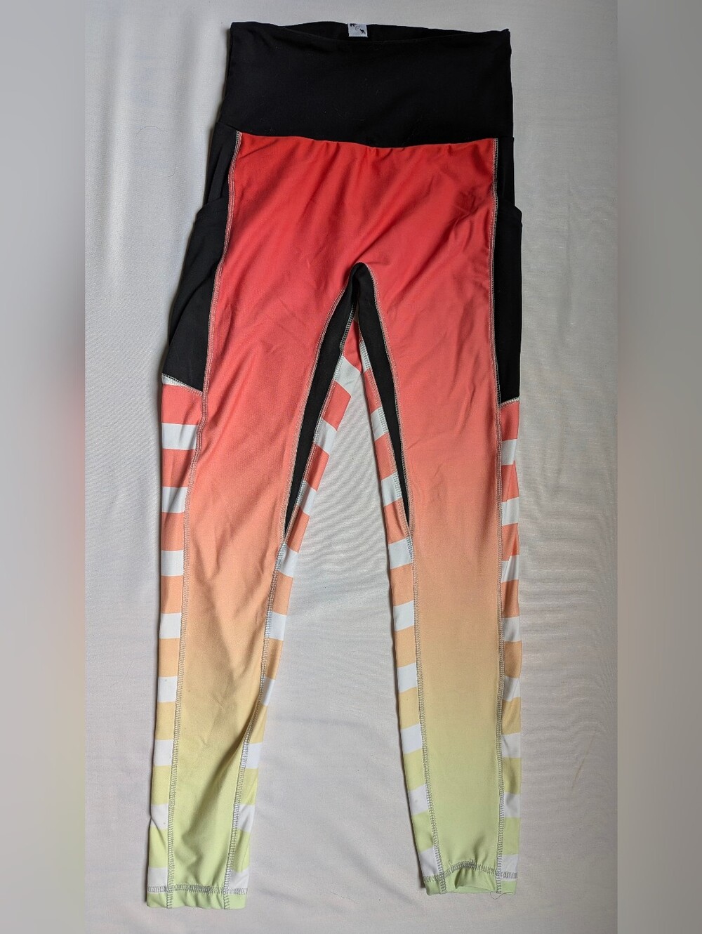 Women's Size M Custom Made, 🇨🇦 Designer, Gradient Leggings w/ Striped Back